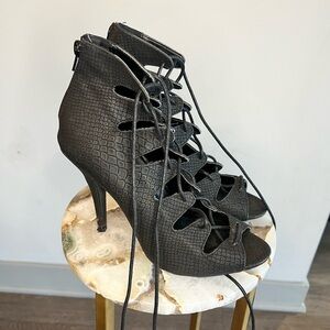 Wild Diva | Women’s Jenson Open Lace-Up Snake Textured Heels 9